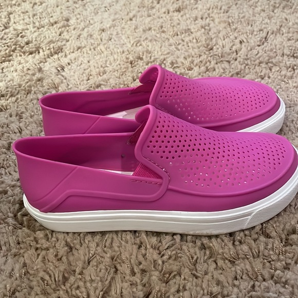 Like New - Picture 2 of 5